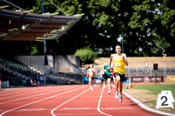 Luis Oberbeck (LG Goettingen) ueber 800m am 03.07.2022 waehrend den NLV+BLV Leichtathletik-Landesmeisterschaften im Jahnstadion in Goettingen (Tag 1)